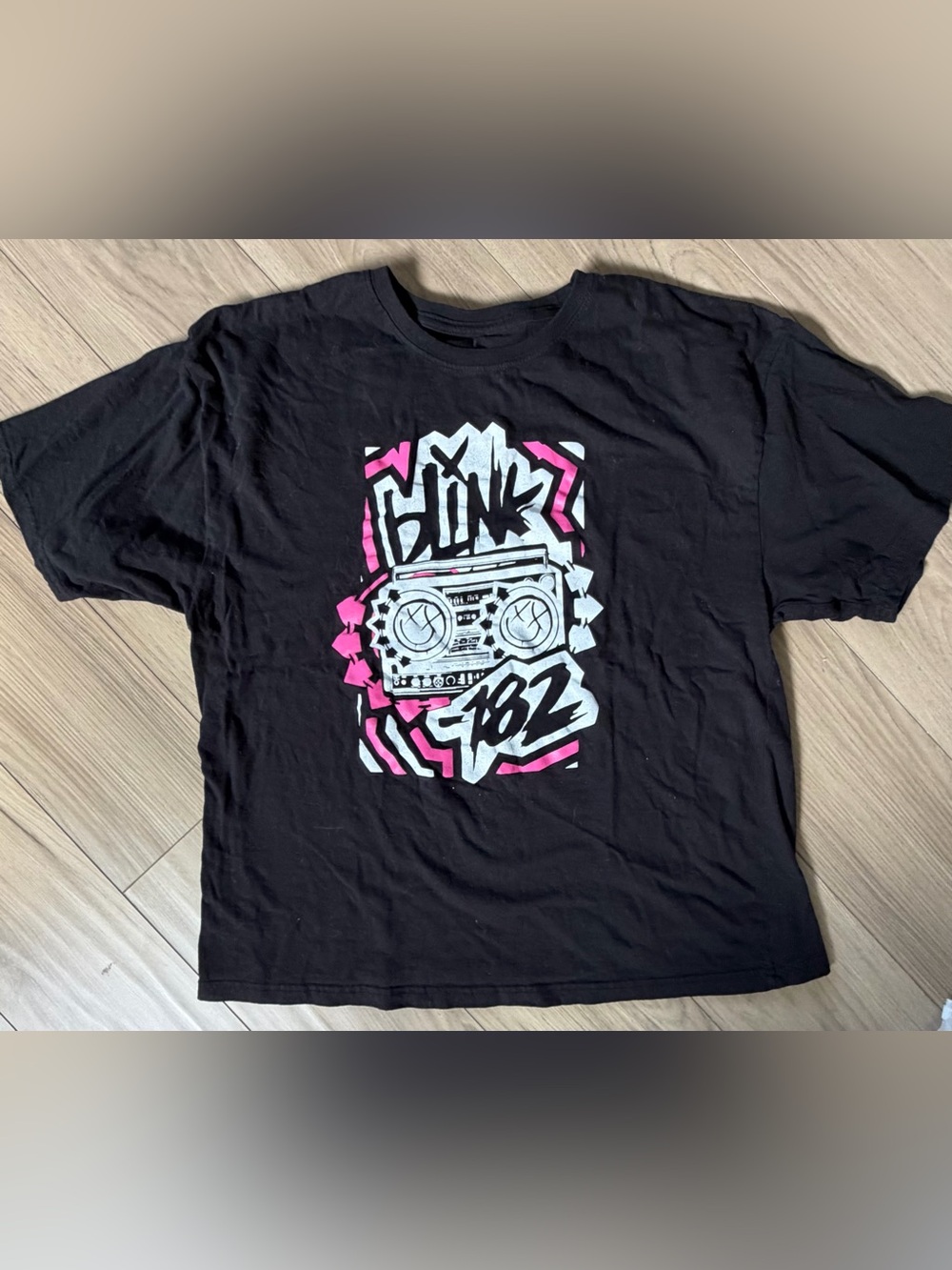 Blink 182 Black Graphic Logo Tee with Pink & White Boombox Design 2XL